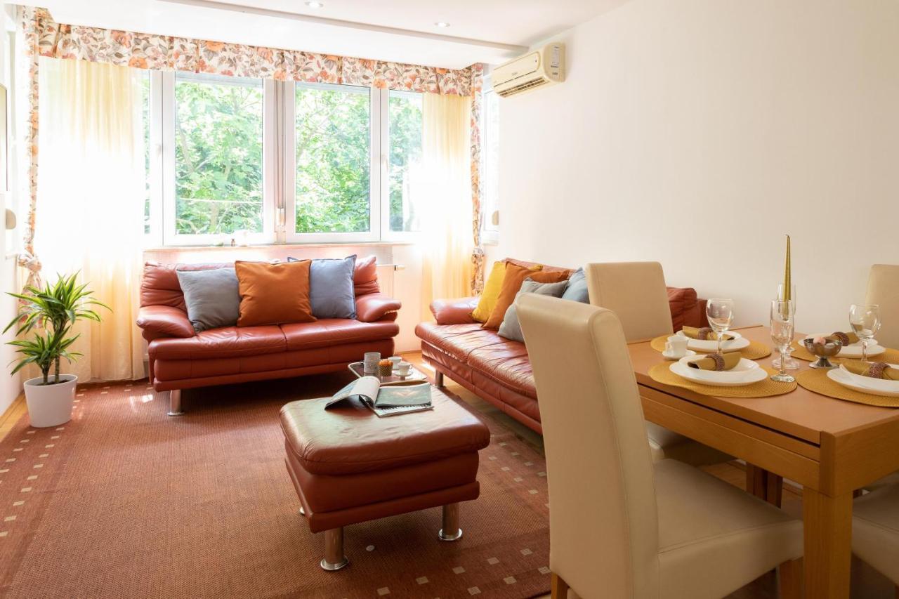 2Bdr Apartment With Balcony Near Maksimir Zagreb Exterior photo
